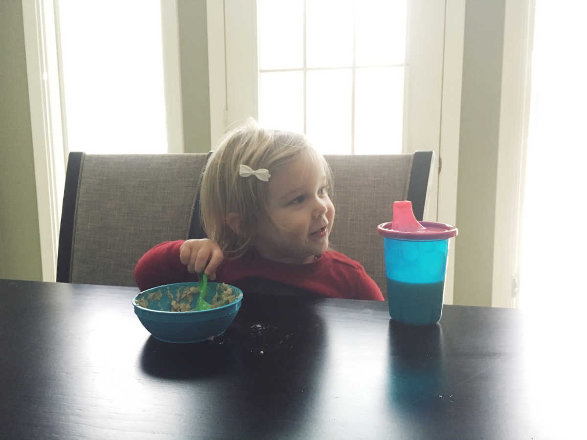 Transition From Bottle to Sippy Cup in 3 Simple Steps - WeHaveKids