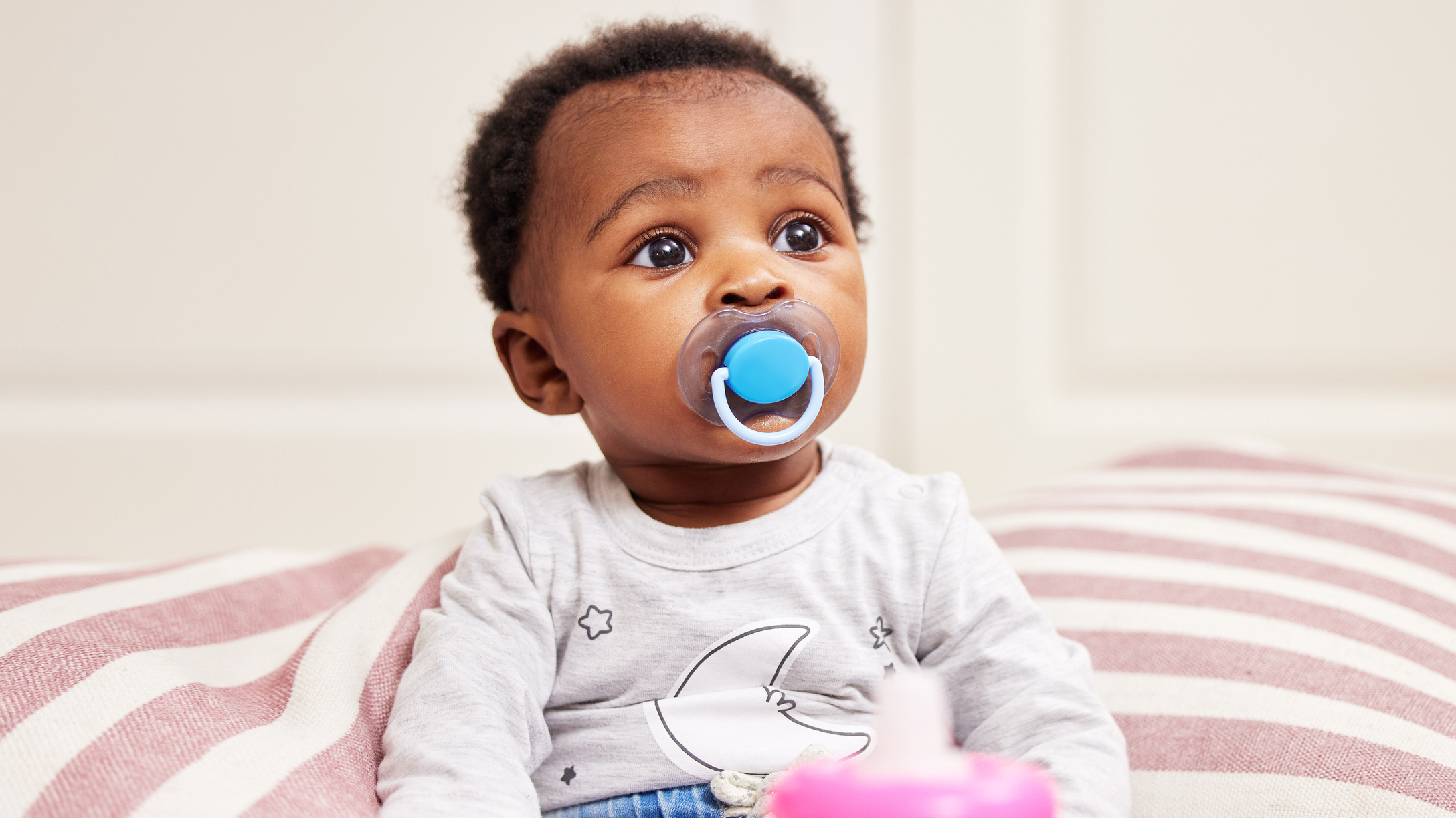 Will a Pacifier Create Gas in a Baby? | Mom.com