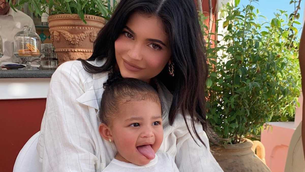 1. Kylie Jenner's Daughter Stormi Gets Matching Nails for Her First Birthday - wide 3