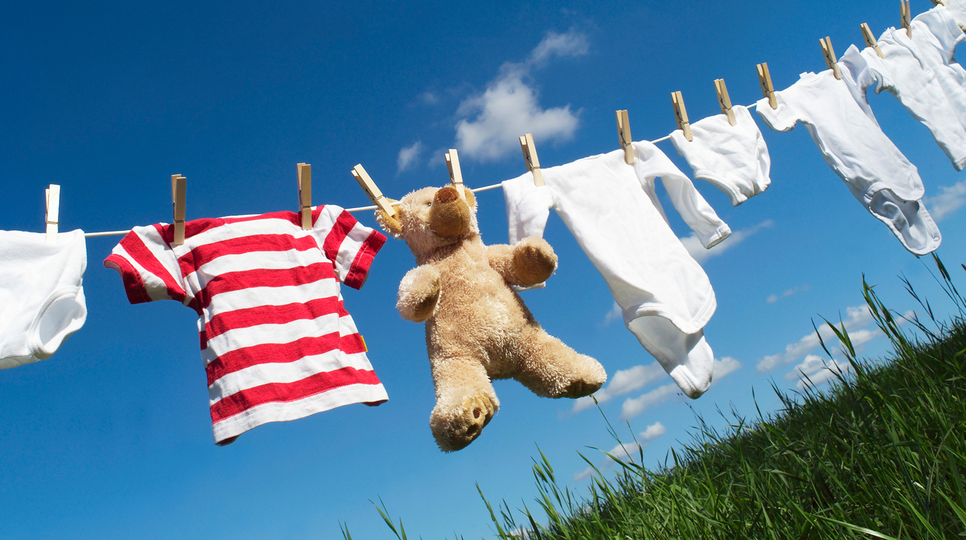 cleaning-poop-baby-clothes-3