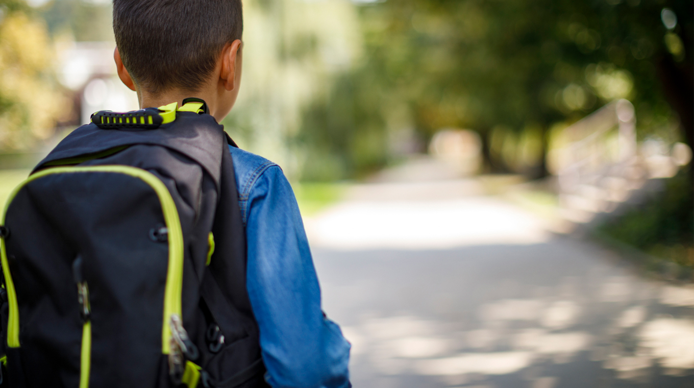 When Can I Let My Child Walk To School Alone? | Mom.com