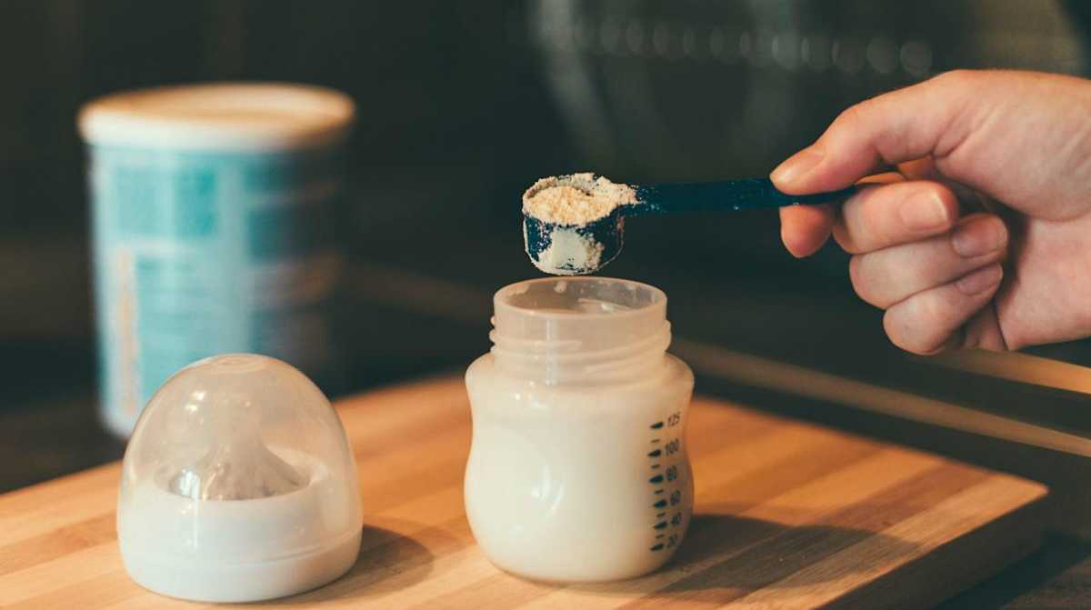 Is It Ok To Mix Formula Brands Mom Com Is It Ok To Mix Formula Brands Mom Com