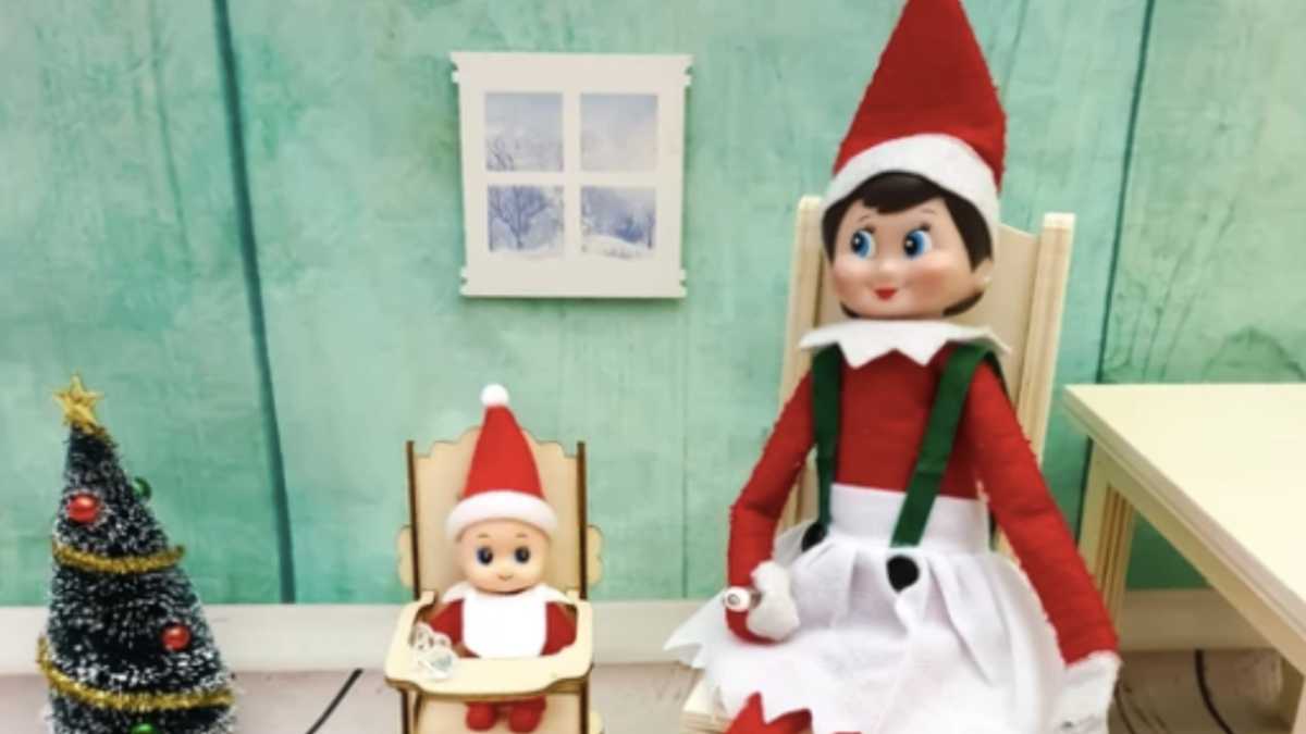 The Elf On The Shelf Now Has Kids — Because Of Course They Do | Mom.Com