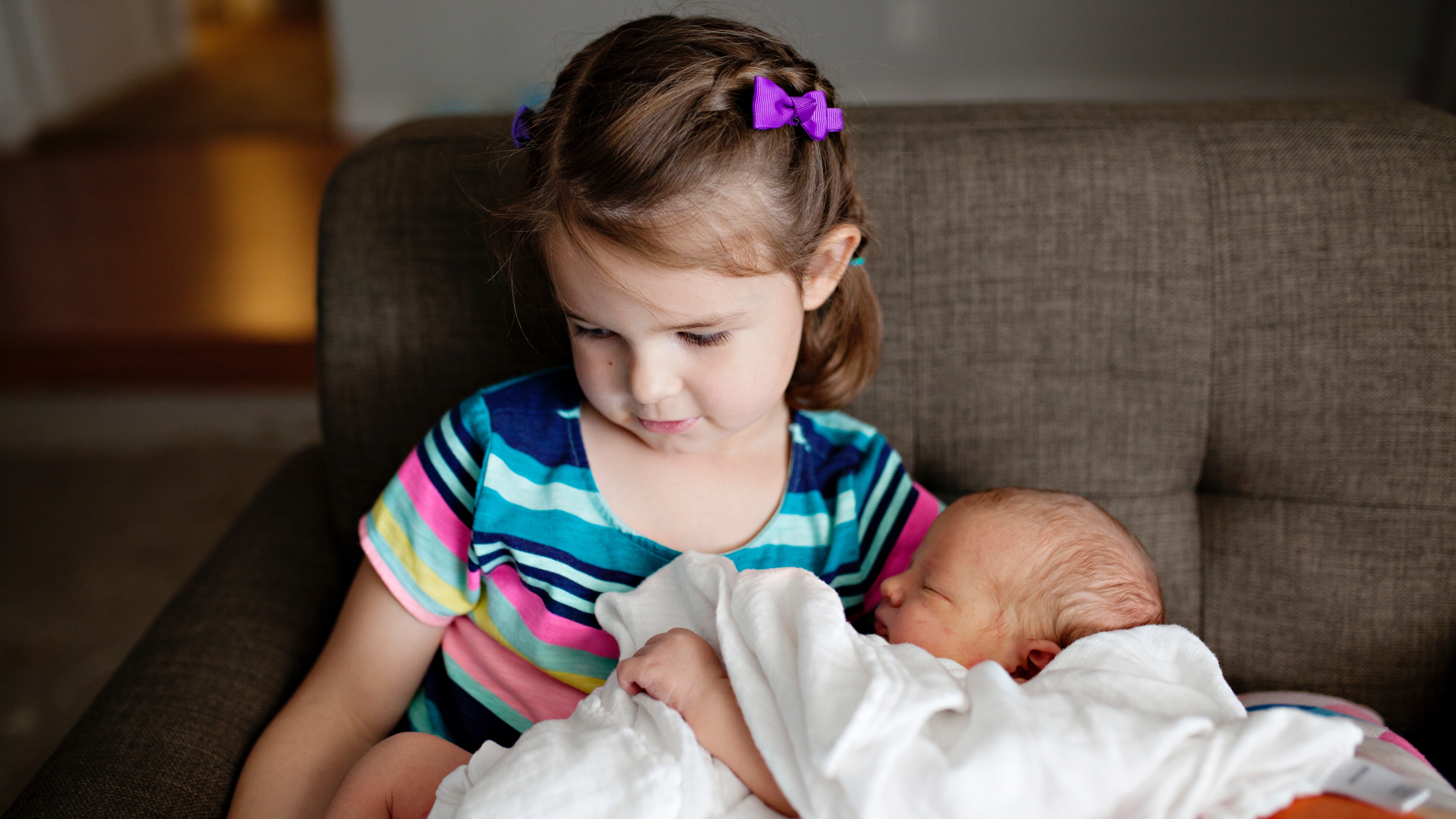 Siblings Meet For The First Time After Finding Each Other Online