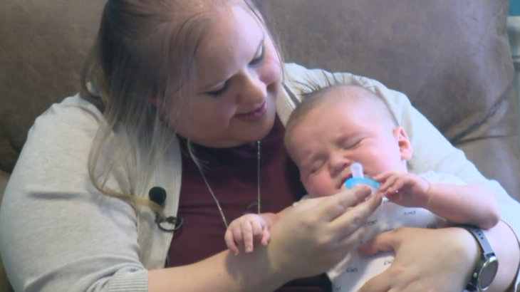 New Mom Forced To Pay 2 600 For Switching Jobs During Maternity Leave 