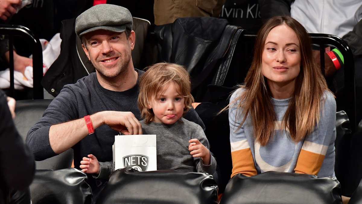 Olivia Wilde Thanks Strangers for Helping After Son's Tantrum | Mom.com