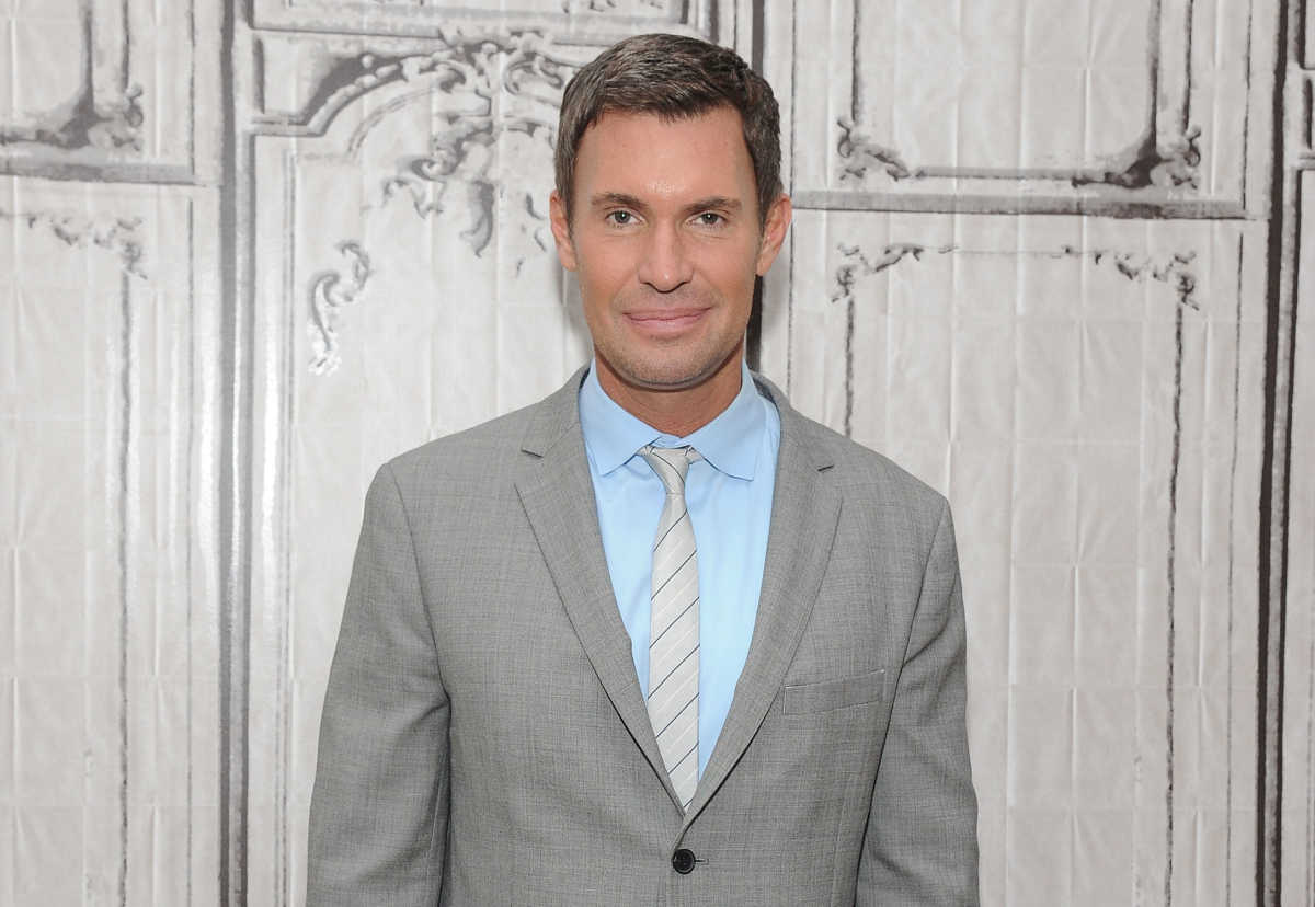 Jeff Lewis Shares a 'Sad' Update About His Surrogacy Journey | Mom.com