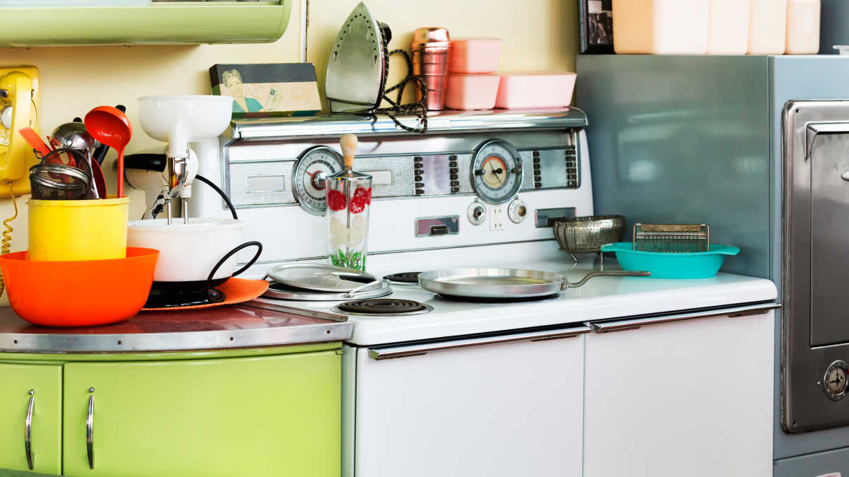 5 Vintage Kitchen Appliances You Should Have For Your Kitchen