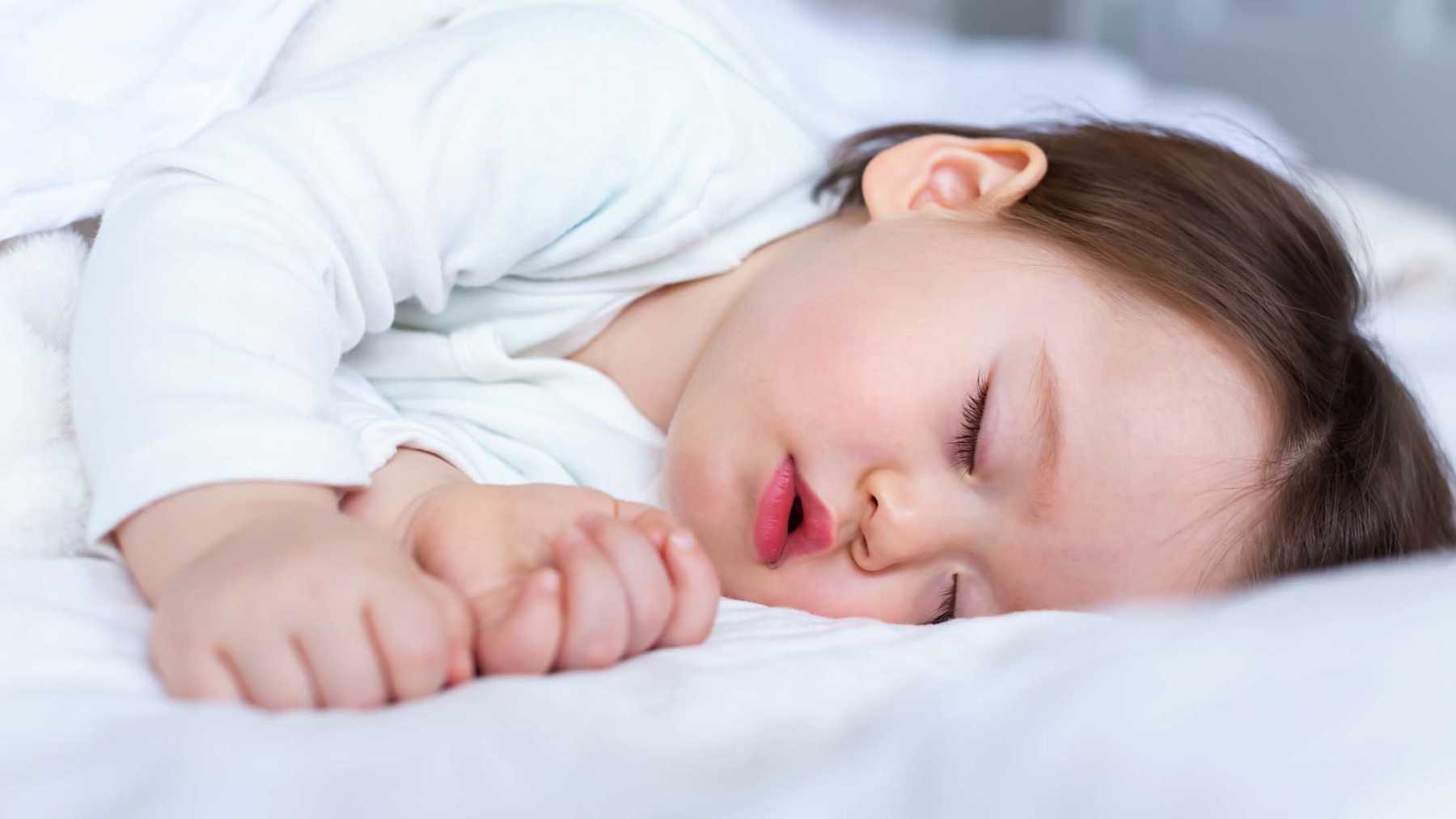 5 Ways To Help Your Baby Sleep Better Mom 5-ways-to-help-your-baby-sleep-better-mom