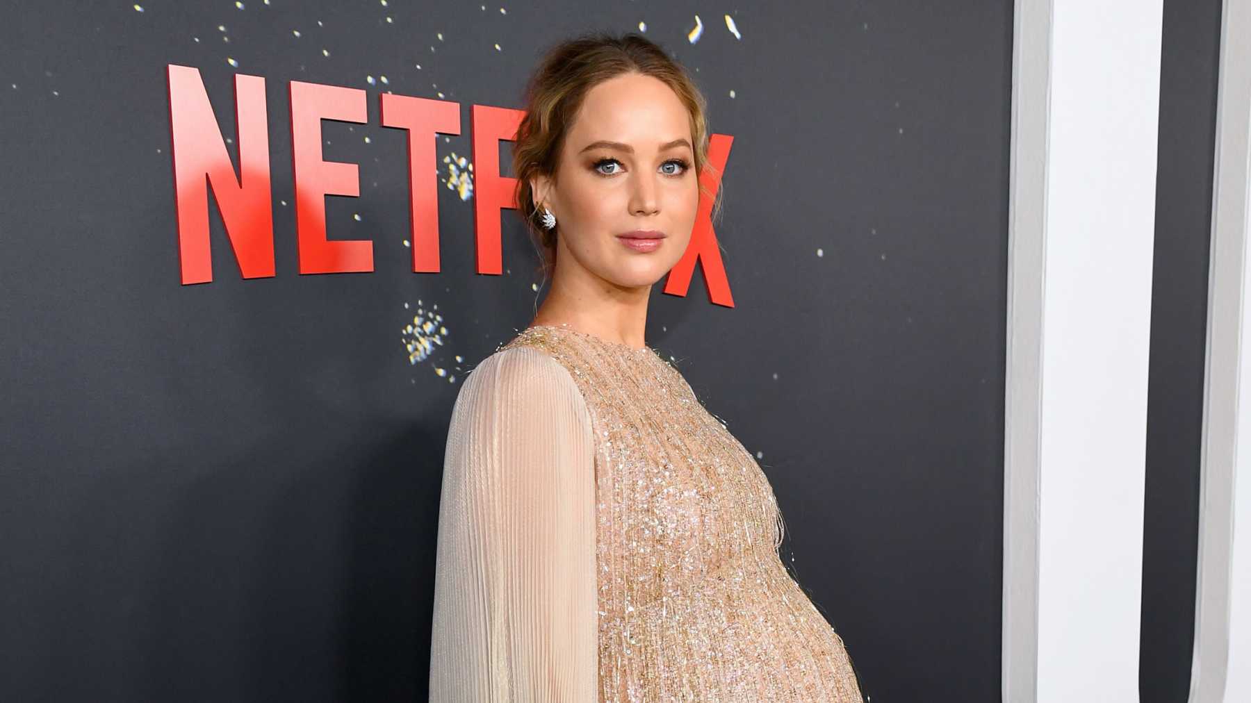 17 Celebrities Expecting Babies in 2022
