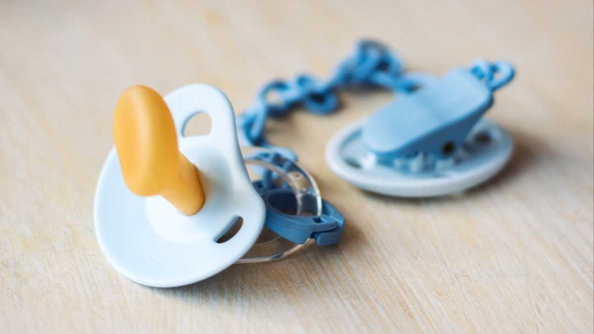 Mom Shares Easy (and Adorable) Trick to Help Kids Ditch Pacifiers Once ...