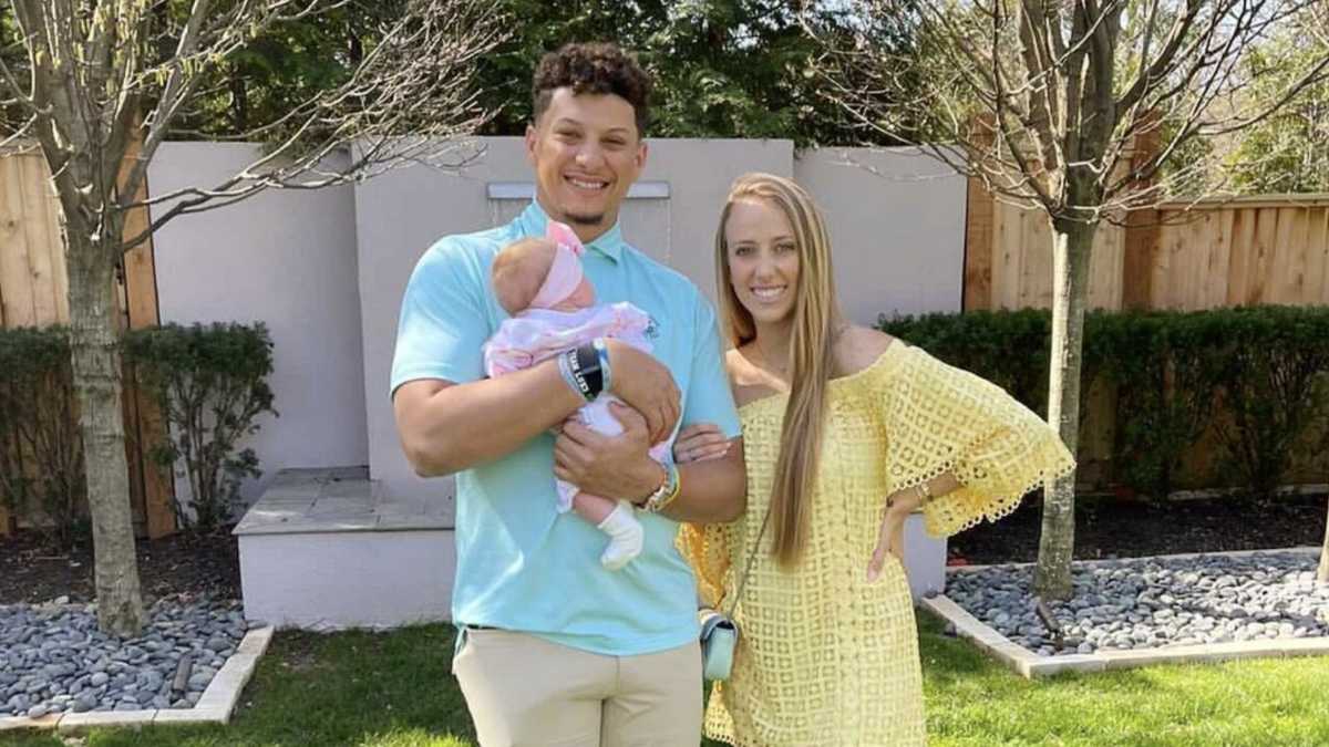 Patrick Mahomes' Mom Celebrated Wedding With Cute Throwback Pic