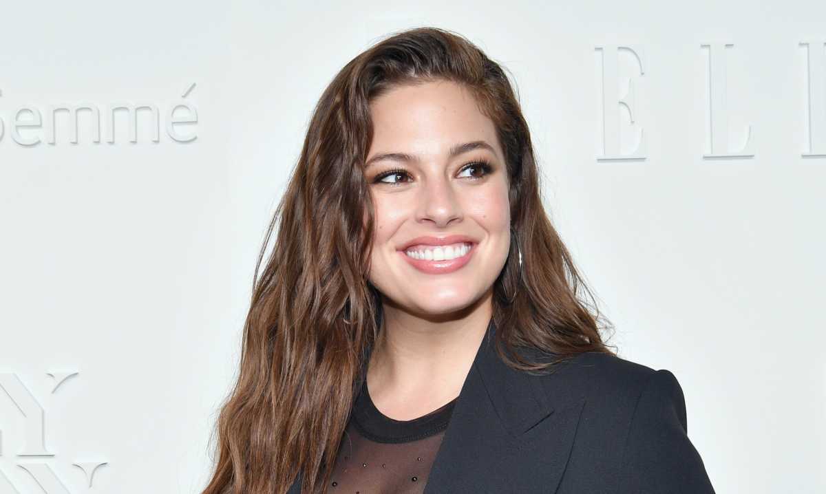 Ashley Graham Proudly Pumps in BTS Vid While Shooting New Calvin Klein  Campaign 