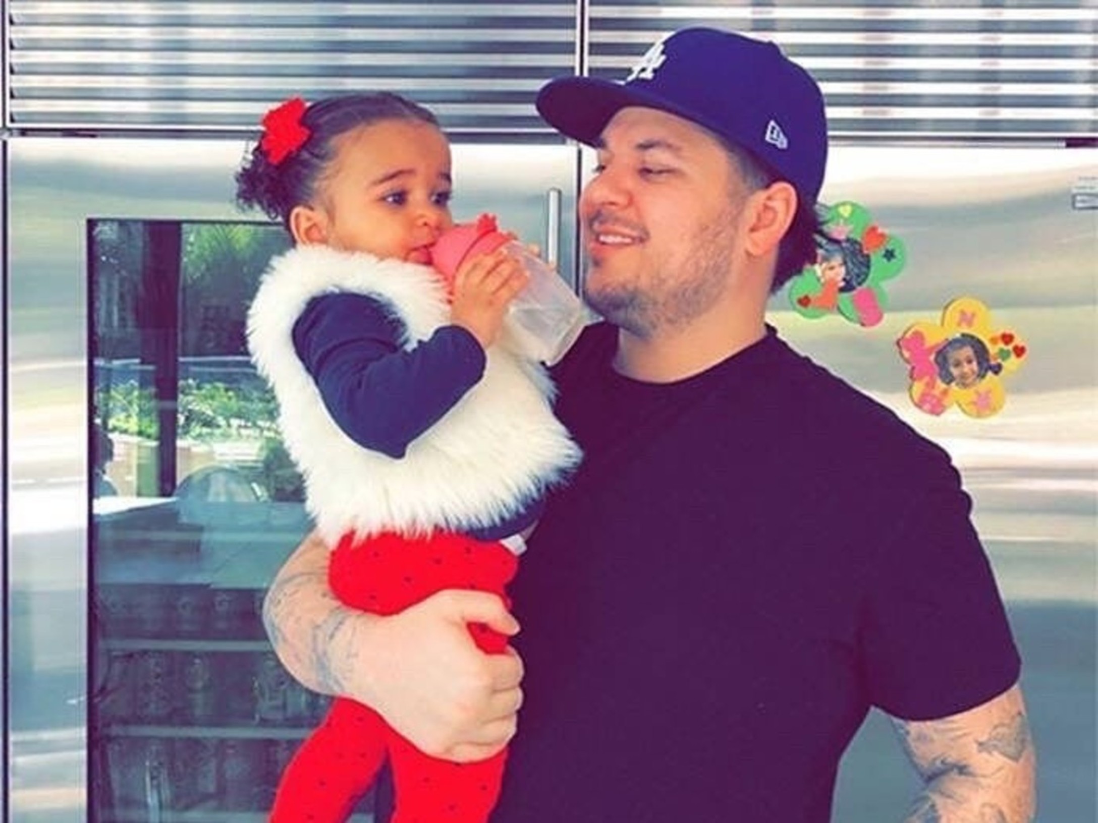 Rob Kardashian Shares Photos From His Tropical Getaway With Daughter ...