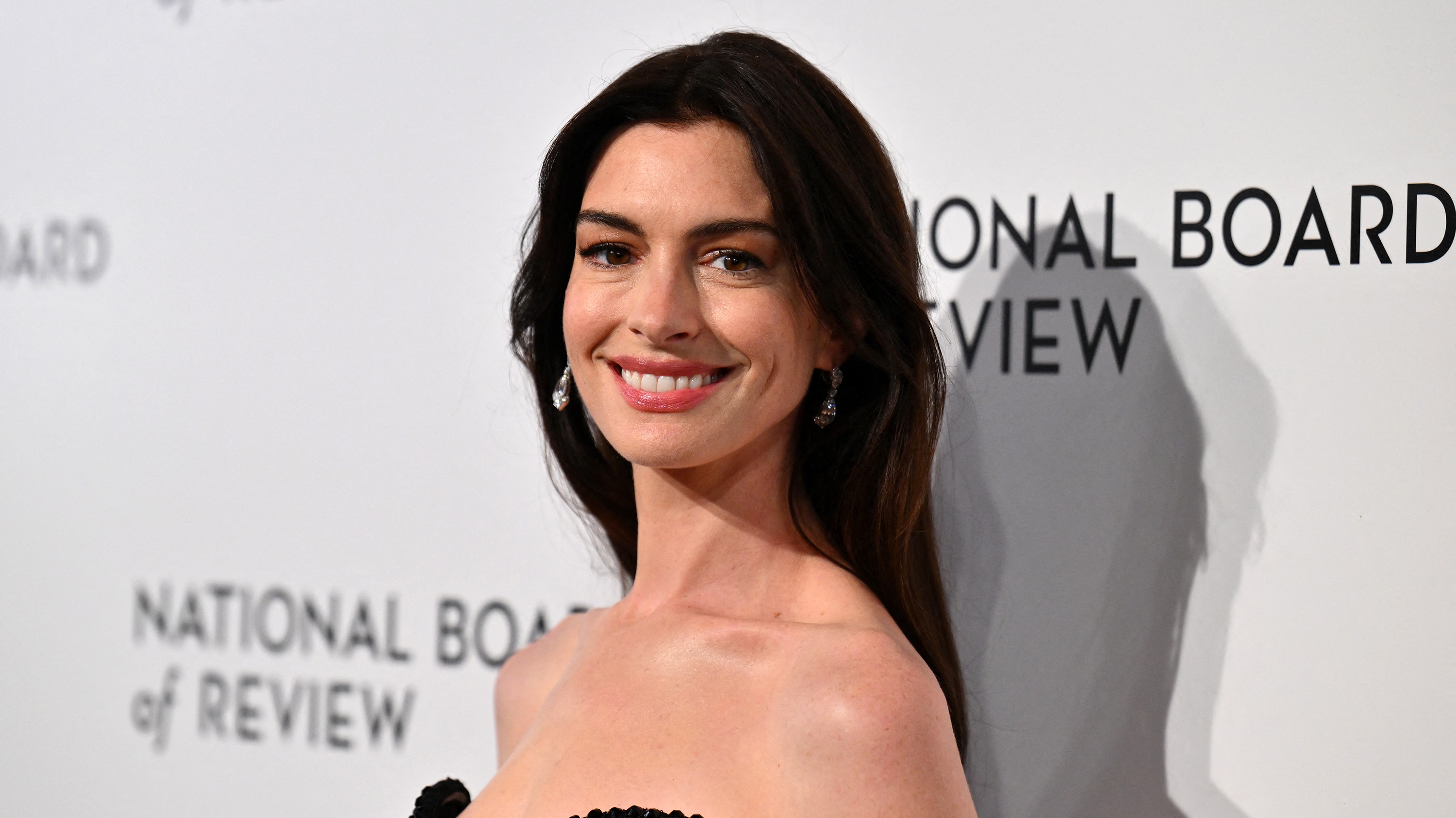 Anne Hathaway Reveals She Had a Miscarriage While Playing a Pregnant Character