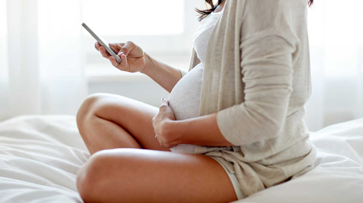 How Safe Is Cellphone Use While Pregnant? | Mom.com