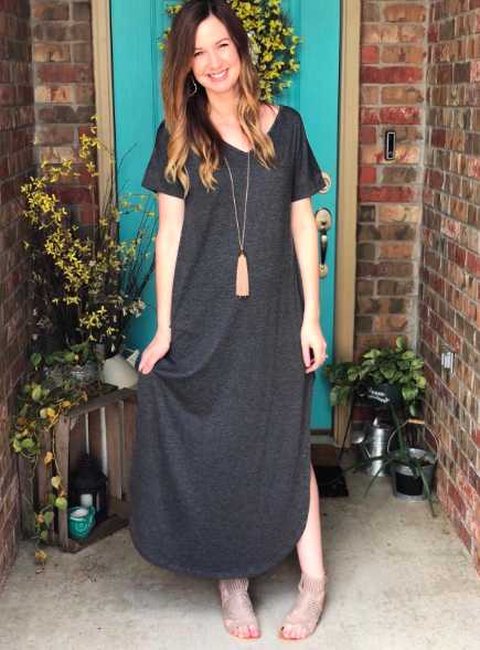 New Moms & Moms-to-Be Are All About This 'Figure Flattering' Maxi Dress ...
