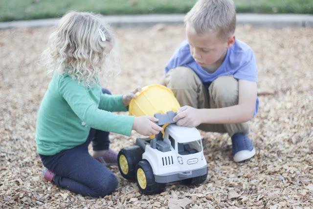 kids-little-tikes-truck