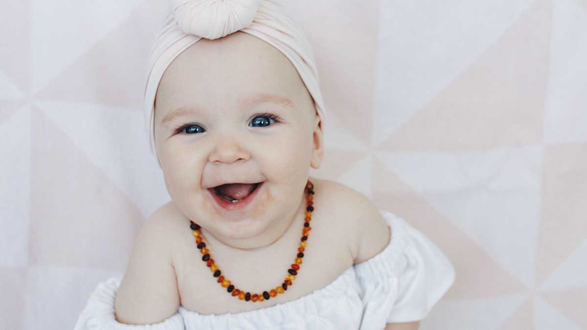 Do Amber Teething Necklaces Really Work? | Mom.com