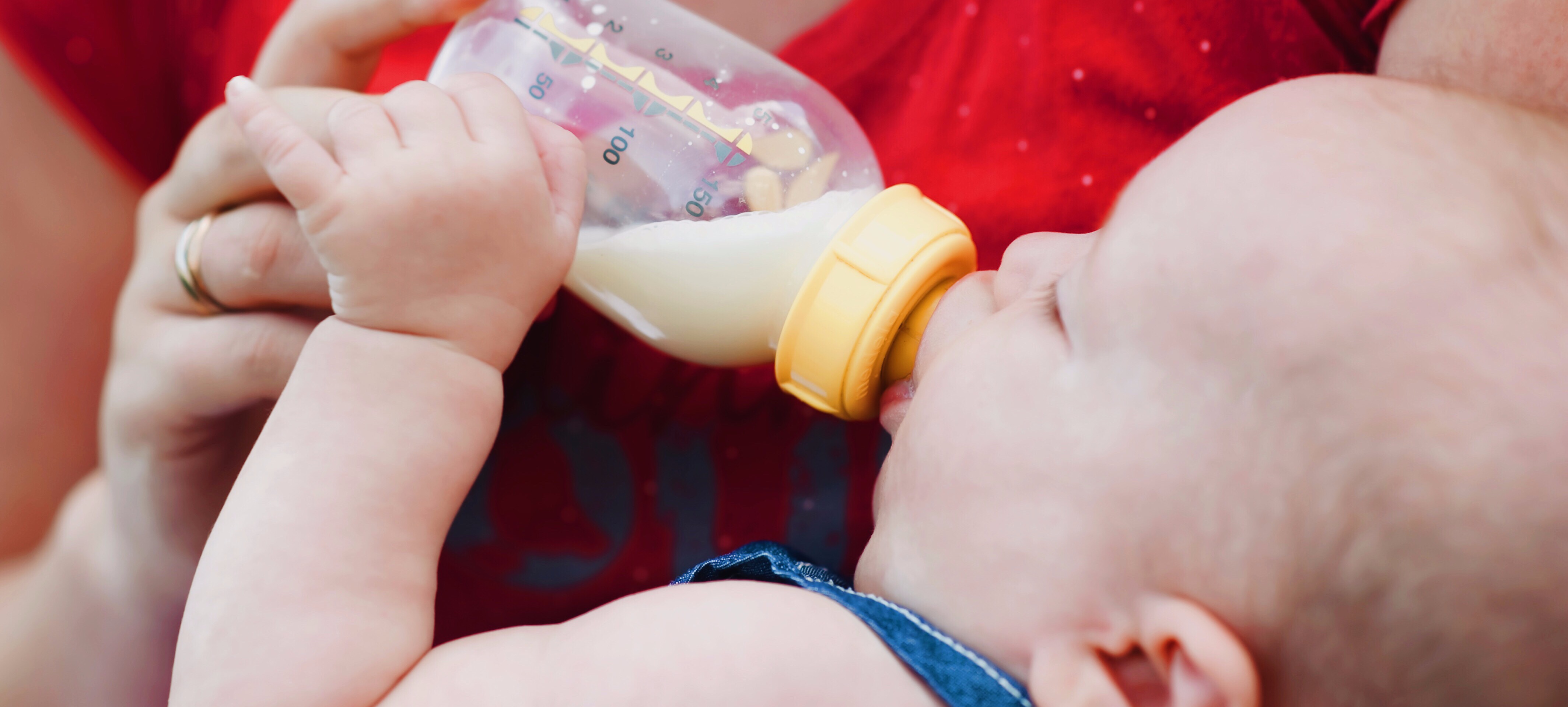 How to Ease Breasts While Bottle Feeding