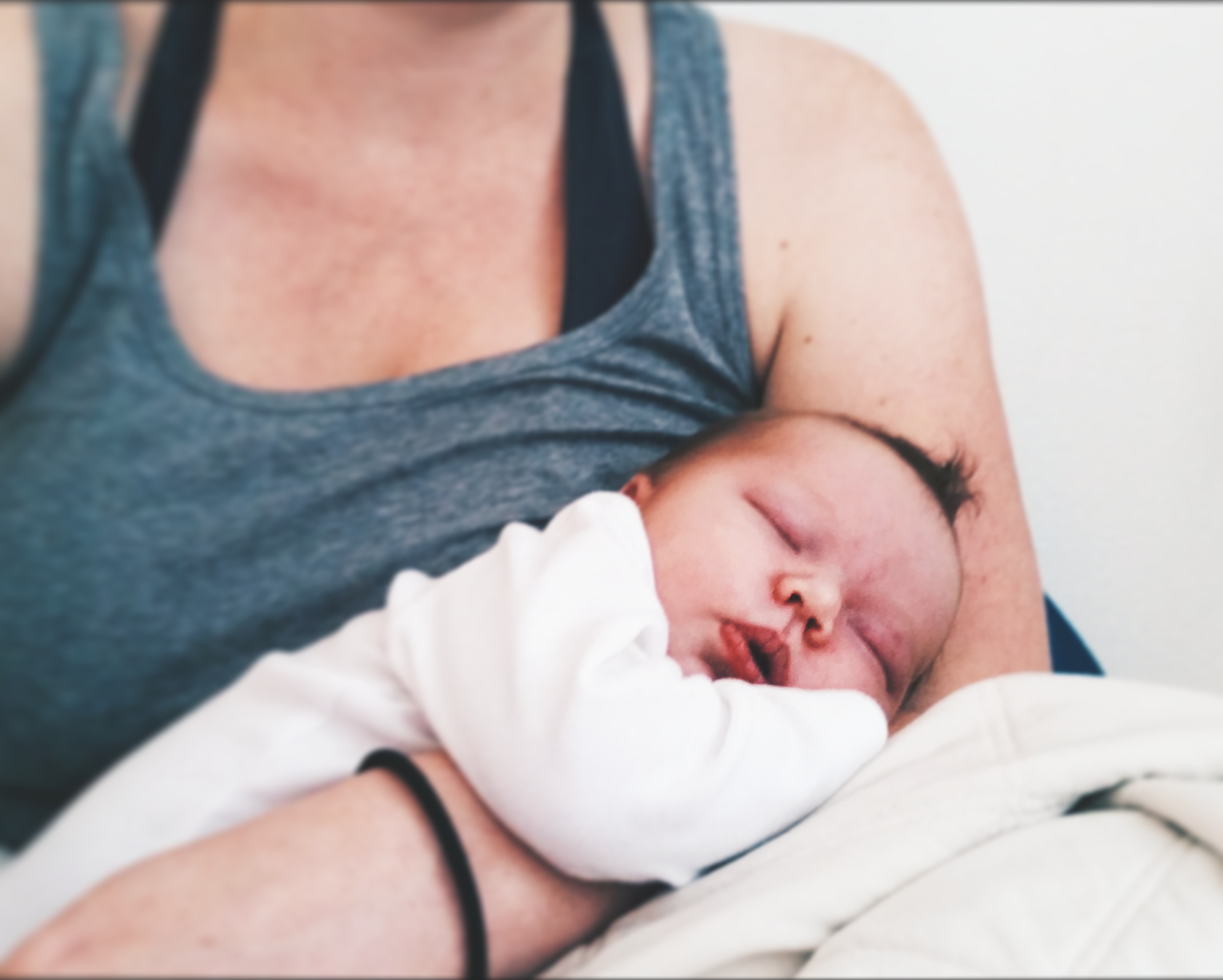 wrapping your stomach after giving birth