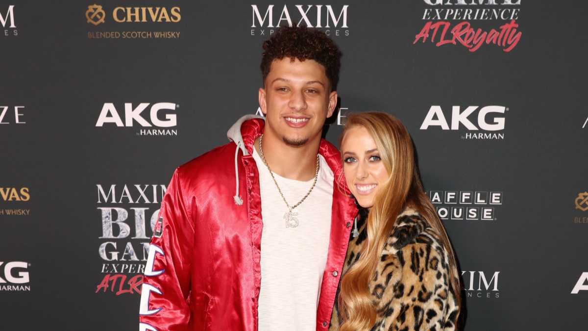Patrick Mahomes' 1-Year-Old Daughter Travels to the Super Bowl in Style on  a Private Plane