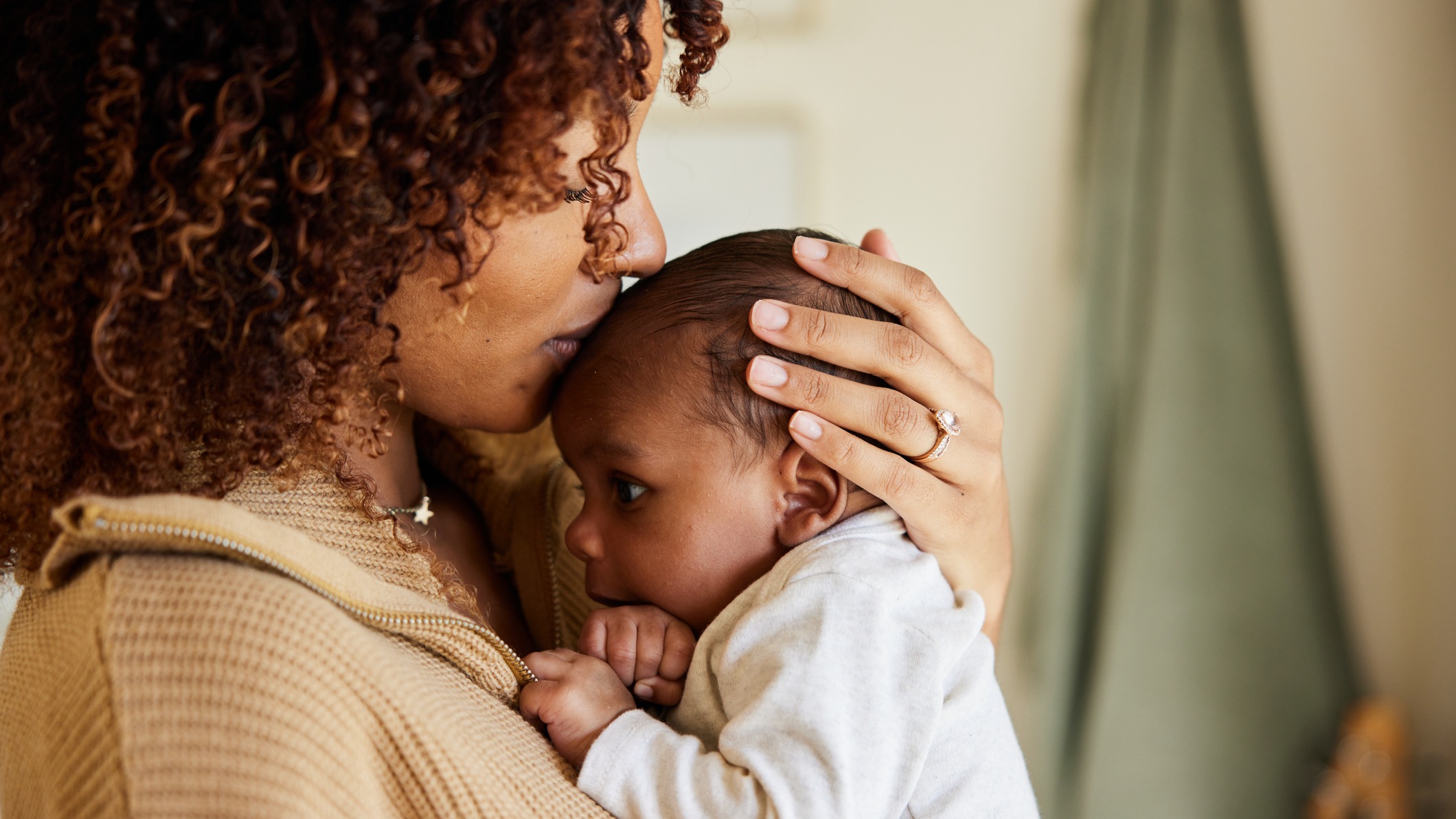 12 Online Pregnancy Support Groups for Black Moms