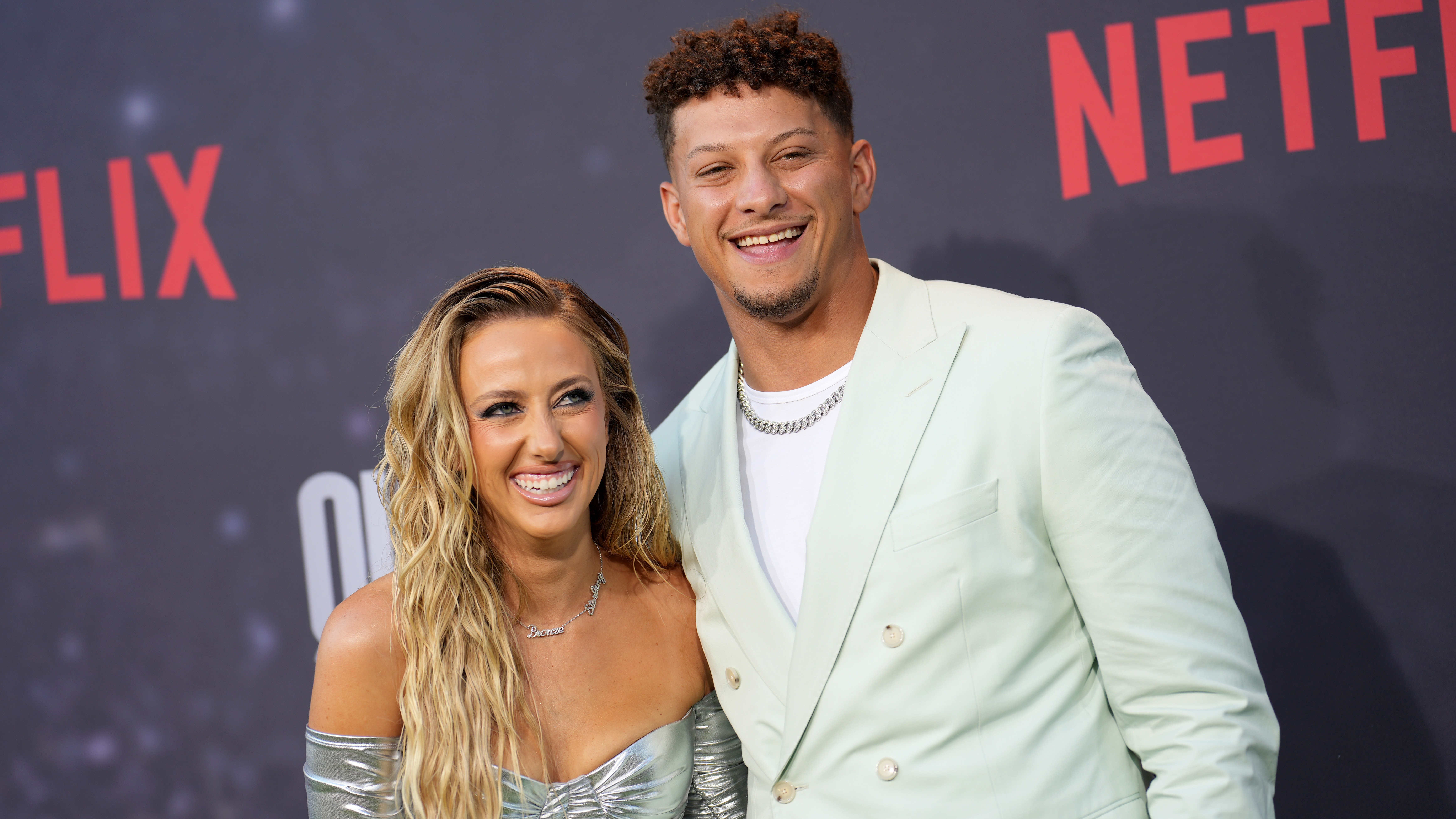 Brittany Mahomes Calls Out Husband Patrick For Wearing Crocs During ...