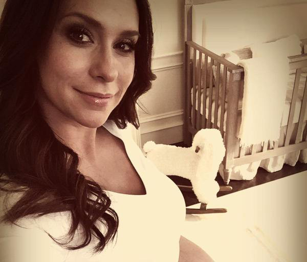 Jennifer Love Hewitt Gives Birth to Baby No. 2 | Mom.com