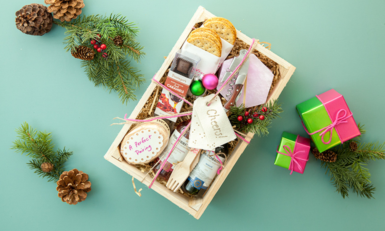 DIY Holiday Wine Kit