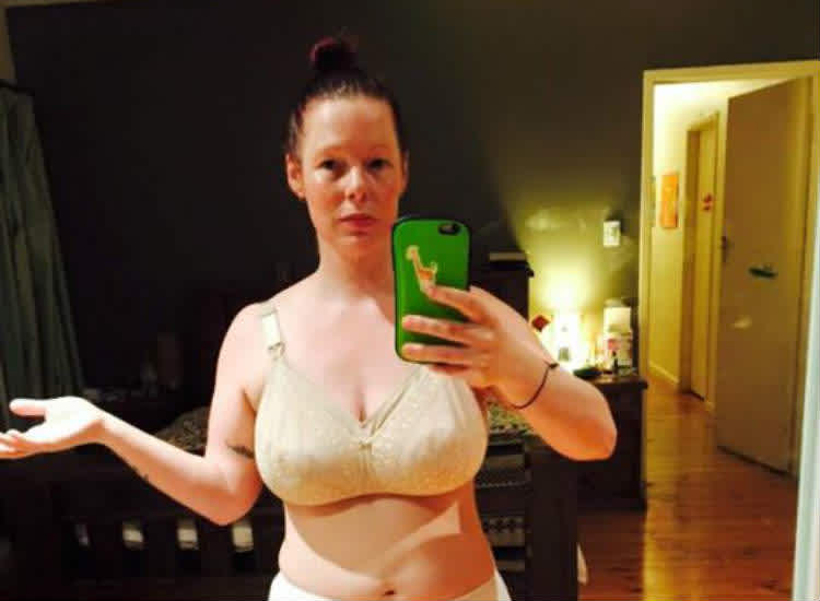 Mom's Honest Photo of Her Post-Baby Body Goes Viral