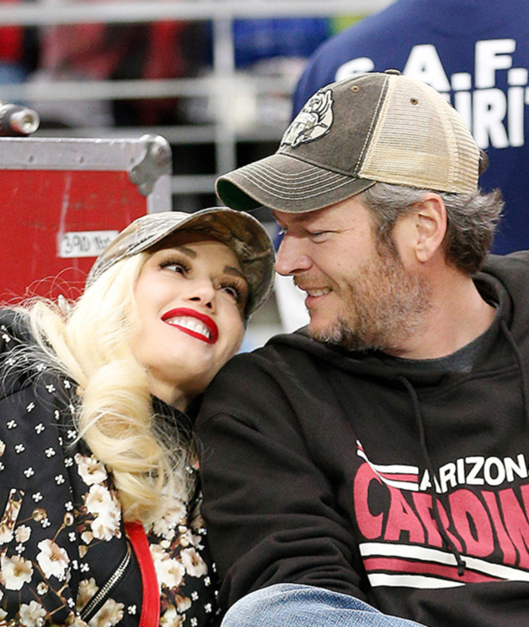 Blake Shelton Asked Gwen Stefani S Sons For Their Blessing Before Popping The Question Mom Com