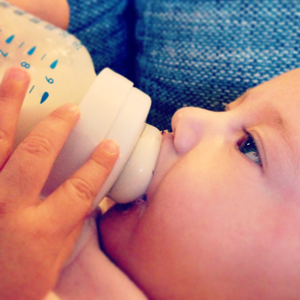 Is it safe to deals put cereal in baby bottle