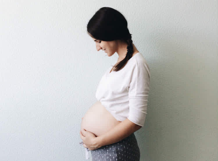 Plus Size Pregnancy Tips: 9 Hacks Every Plus Size Mama Needs to