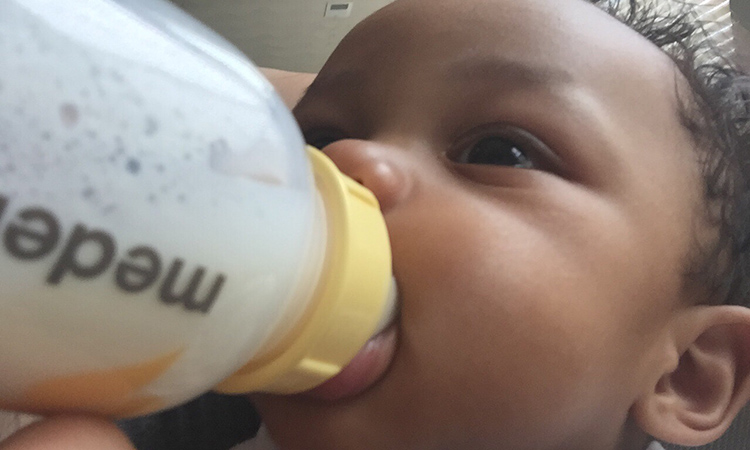 can newborns drink breast milk and formula