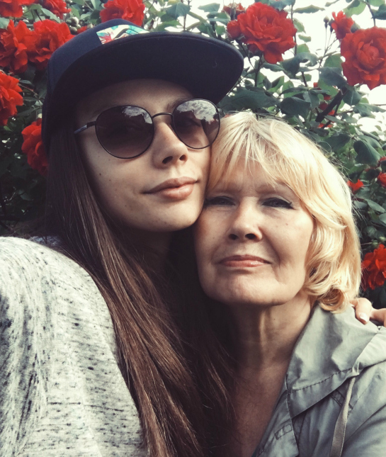 17 Reasons Your Hair Is Thinning Mom Com