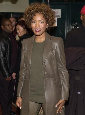 What Colors Go with Olive Green Pants 