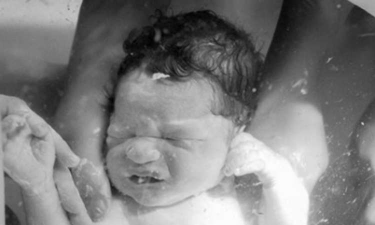 188053-baby-water-birth.png