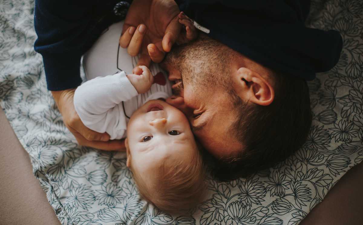 Do Babies Who Look More Like Dad Really Get More Love Mom Com Do Babies Who Look More Like Dad Really Get More Love Mom Com