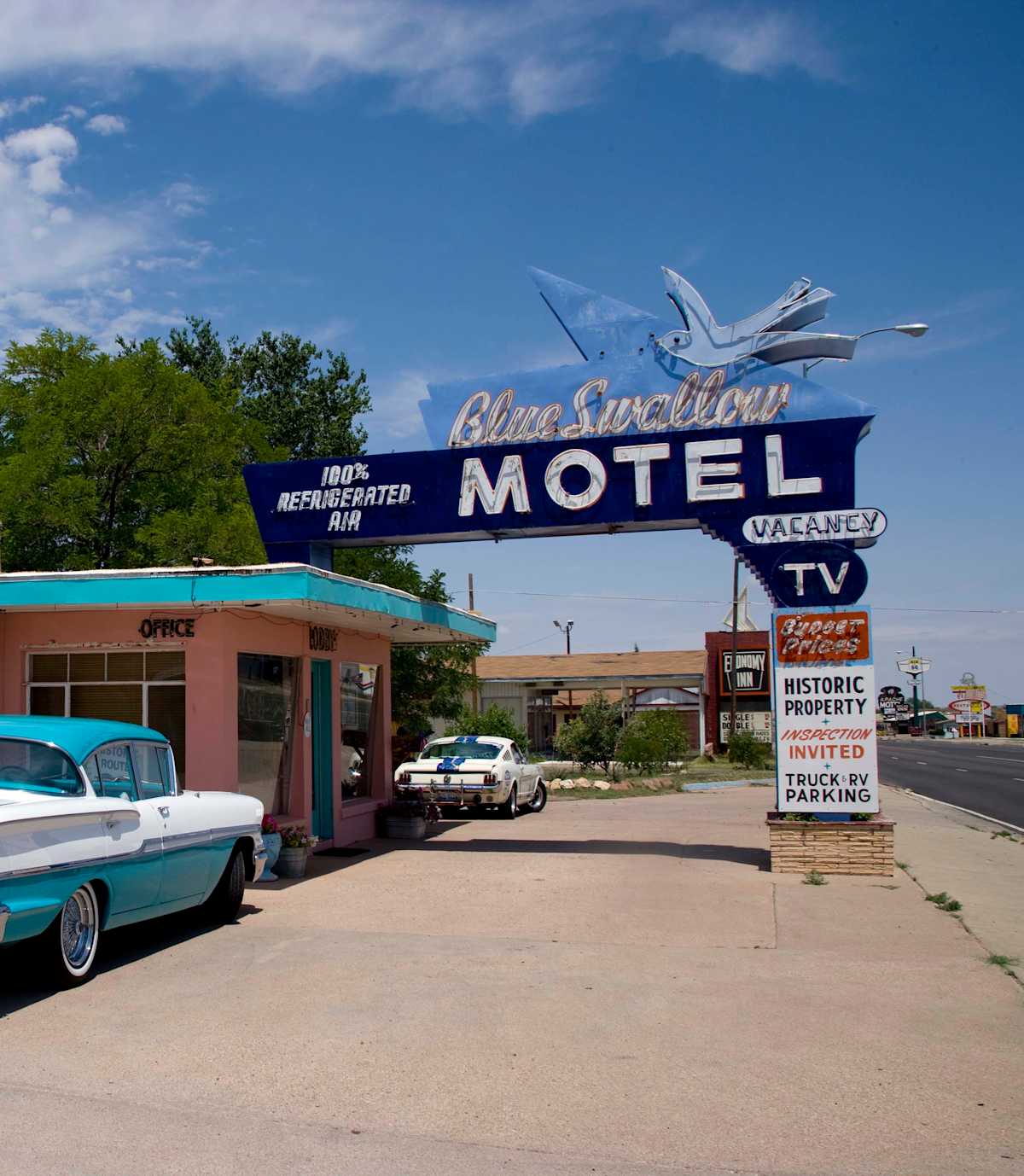 11 Iconic Stops Along Route 66
