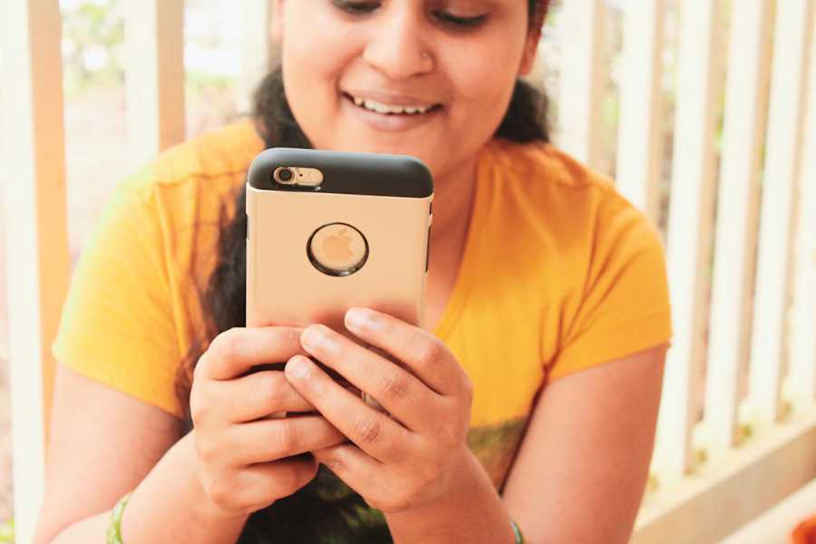 FaceTime Glitch Lets People Hear What You're Saying—Before You Even