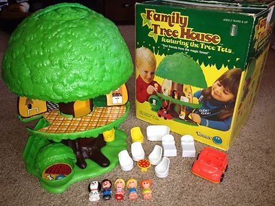 family treehouse toy