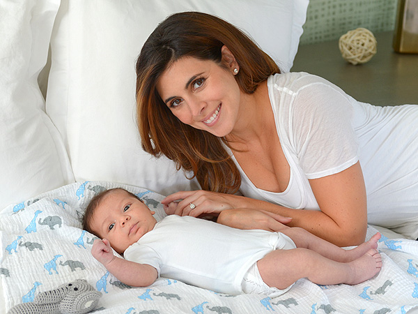 Jamie-Lynn Sigler and fiancé Cutter Dykstra pose with baby son Beau in  sports-themed shoot