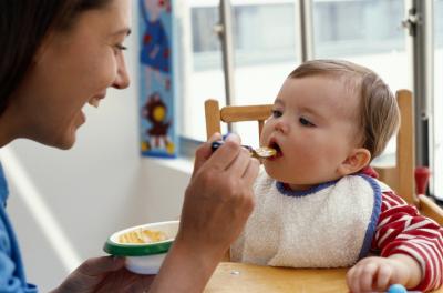 Mixing baby food and 2024 cereal