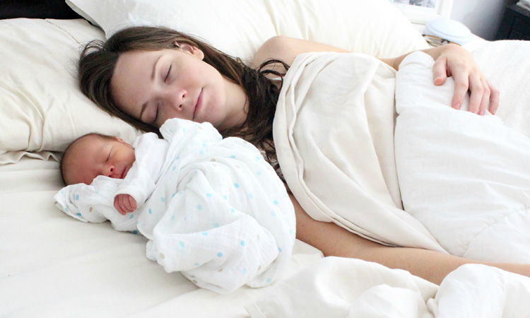 9 Things Not To Say To A New Mom Momcom - 