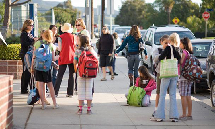 Surviving the School Drop Off Zone Mom