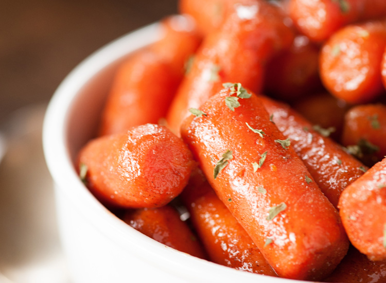 Thanksgiving Side Dish Glazed Baby Carrots