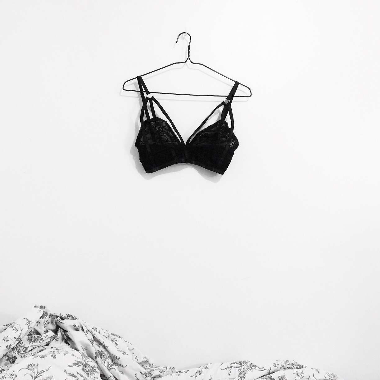 7 Reasons I Hate Wearing a Bra Mom