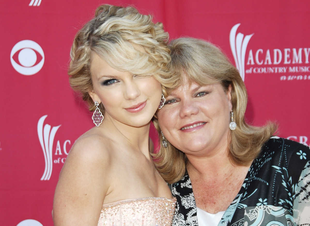 Taylor Swift Reveals Her Mom Has Cancer