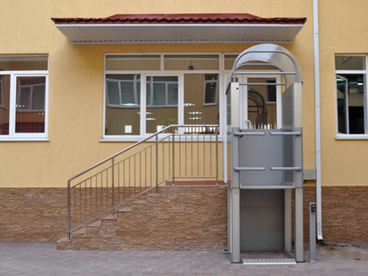 Hublift für den Außenbereich.